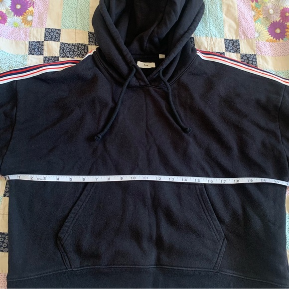 Aritzia TNA Cropped Hoodie - Picture 4 of 8